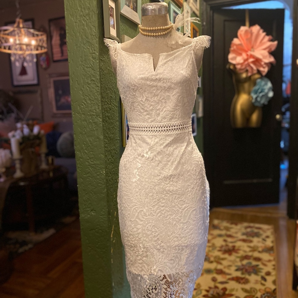 Elegant White Lace Dress